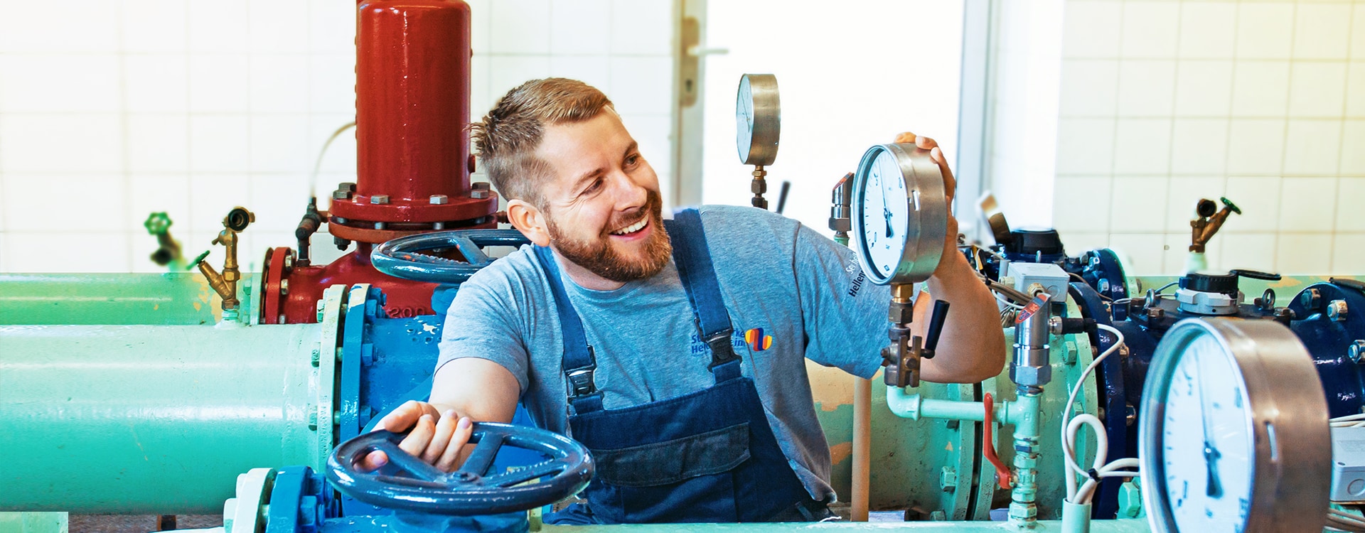 Mitarbeiter im Pumpwerk der Stadtwerke Heidenheim AG 